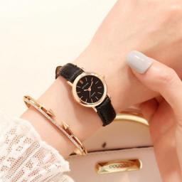 New Clock Women Watches Ladies Rose Gold Wrist Watches Women Small Leather Strap Bracelet Watch For Girls Gift Relogio Feminino