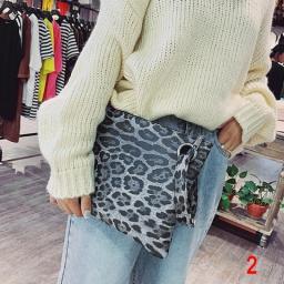 Women Wristlet Handbag Oversized Purse Leopard Print PU Leather Evening Bag Pouch 2023 New Fashion Purse Wallet Envelope Case