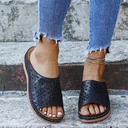 Summer Women Wedge Sandals Embroidered Leather Material Outdoor Open Toe Casual Thick Bottom Large Size Sandals And Slippers