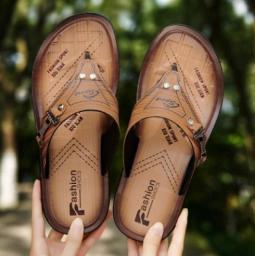 2022 New Handmade Leather Slippers Summer Fashion Men's Flip-Flops Outdoor Beach Slippers Breathable Comfortable Designer