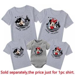 2023 Disney Family Vacation Clothes Mickey Mouse Fashion Disneyland Trip T-shirts Summer Casual Ropa Funny Family Look Outfits