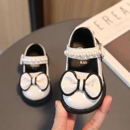 Baby First Walker Shoes Glossy Bow And Pearls Versatile Spring And Autumn New 2023 Cute Girls Leather Shoes Drop Shipping Chic