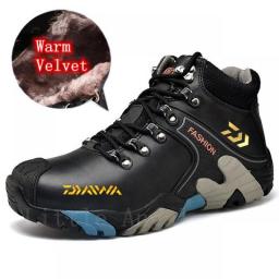 Daiwa Winter Fishing Shoes Outdoor Men Waterproof Warm Sports Snow Mountaineering Slip Resistant Thickened Sneakers
