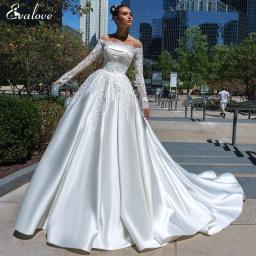 EVALOVE New Arrival Elegant Scoop Neck Long Sleeve A-Line Wedding Dress Luxury Appliques Beading Custom-Made Vintage Bridal Gown