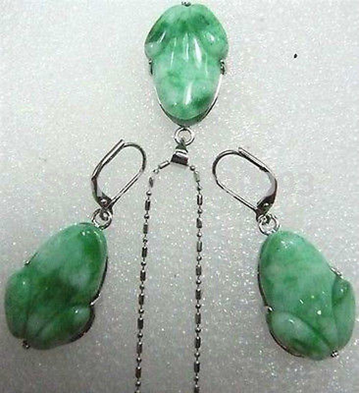 Natural gem Women's gift Jewelry  WGP word Valentine's Day green gem frog pendant necklace earrings set Ms. girl Wedding-jewelry