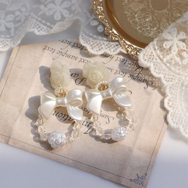 Spring and summer wedding crystal earrings white rose earrings bright radiant suitable for wedding atmosphere ladies earrings