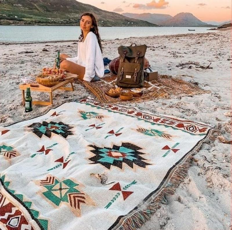 Messy Graffiti Outdoor Blanket Sofa Covers Camping Tassels Carpet Decoration In Home Dust Cover Picnic Throw Blankets Portable
