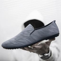 2023 Men Flat Casual Loafers Trend Slip On Sport Shoes Fashion Light Breathable Solid Color Walking Shoes Zapatillas Hombre