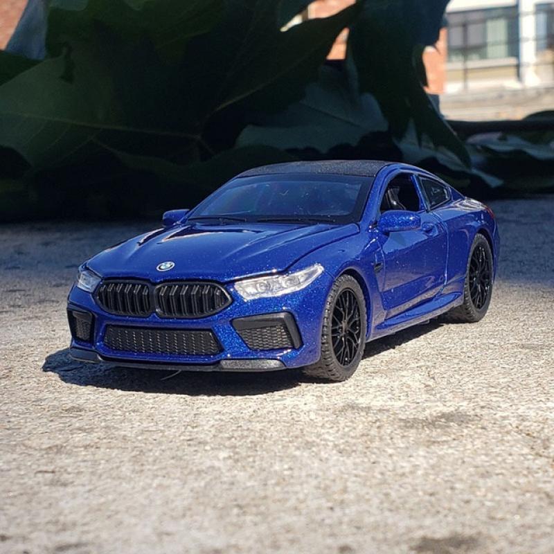 1:32 BMW M8 IM Supercar Alloy Diecasts & Toy Vehicles Metal Toy Car Model Sound and light Collection Kids Toy