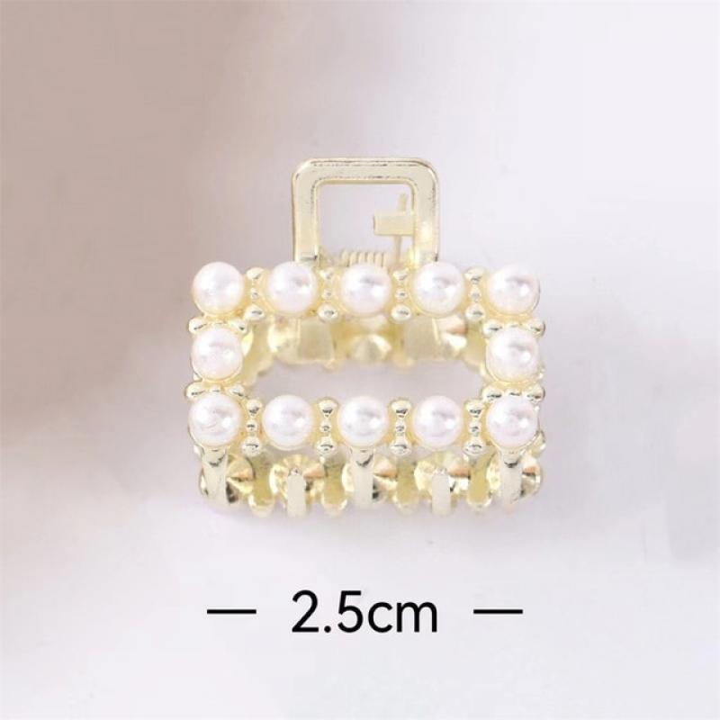 New Sweet Cute Mini Round Pearl Hair Clips For Women Hair Claw Chic Barrettes Claw Crab Hairpin Styling Fashion Hair Accessories