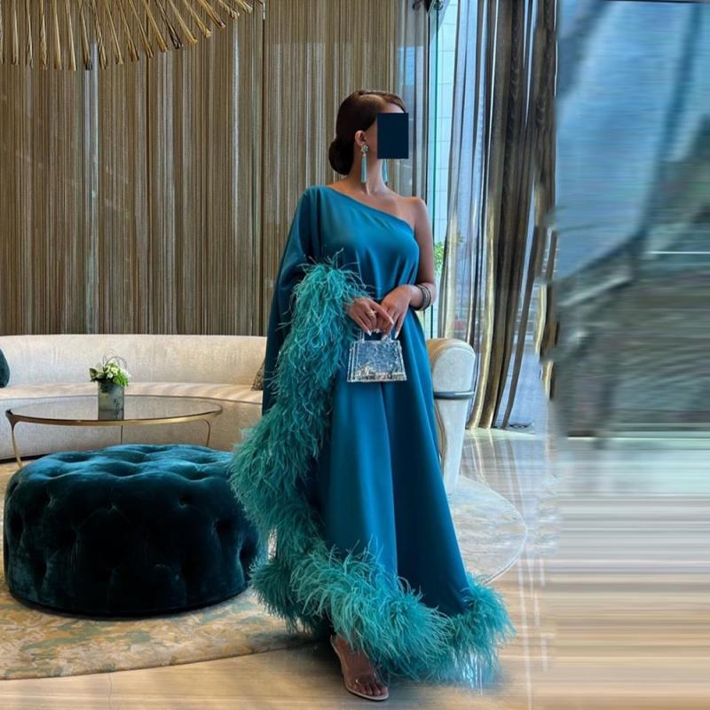 Green Feathers Satin Evening Dresses One Shoulder Pleat Ruched Saudi Arabic Women Formal Party Prom Gowns