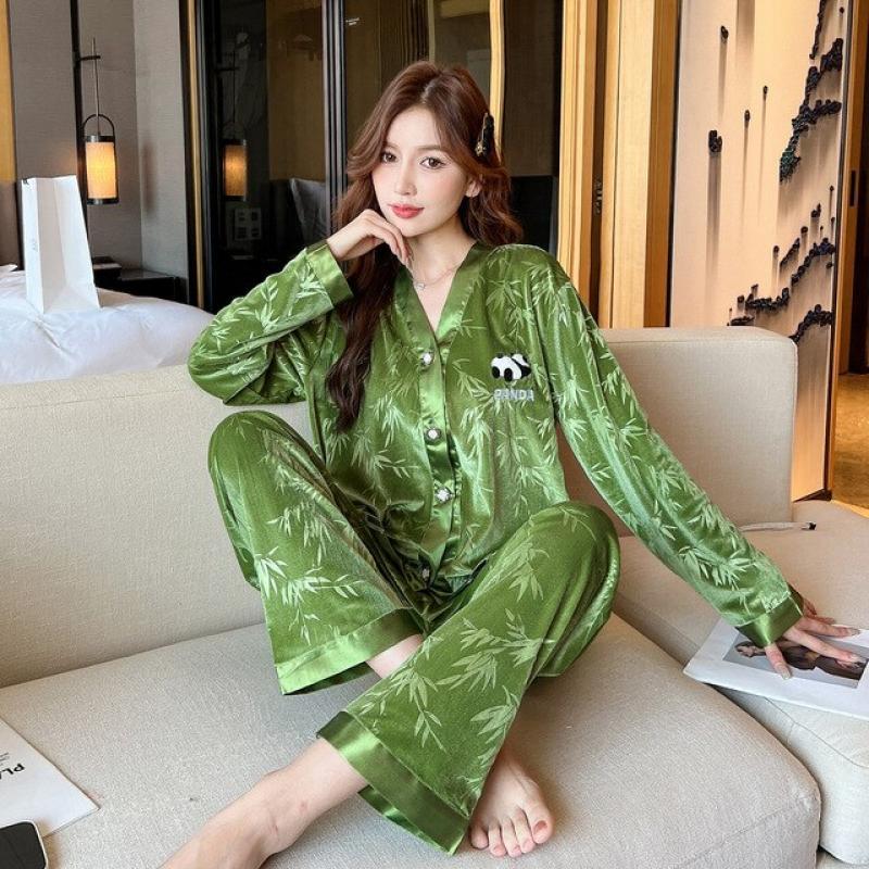 QSROCIO Women's Pajamas Set Velvet Panda and Bamboo Pattern Sleepwear Casual Homewear V Neck Nightwear Pyjama Femme Petite