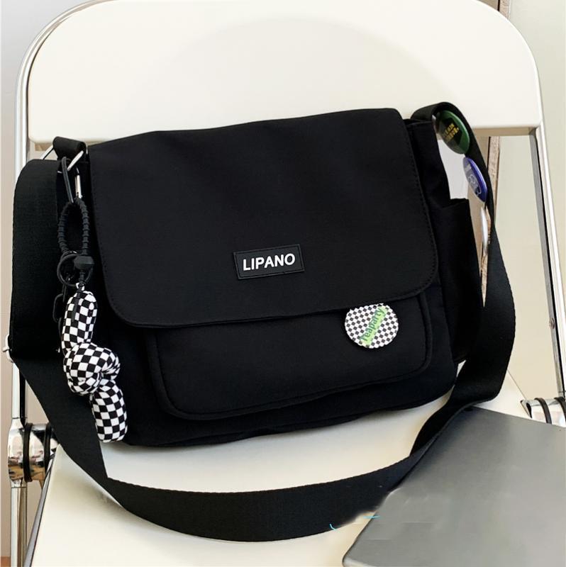 Waterproof Nylon Messenger Bag for College Students Casual Shoulder Bag for Class Japanese Bag Retro Messenger Bag Unisex