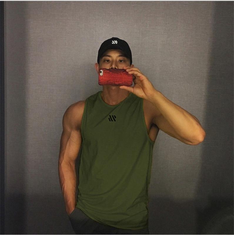2022 Mens Gym Tank top Men Fitness Sleeveless Shirt Male Mesh Breathable Fitness  Sports Vest Undershirt Gyms Running Vest Men